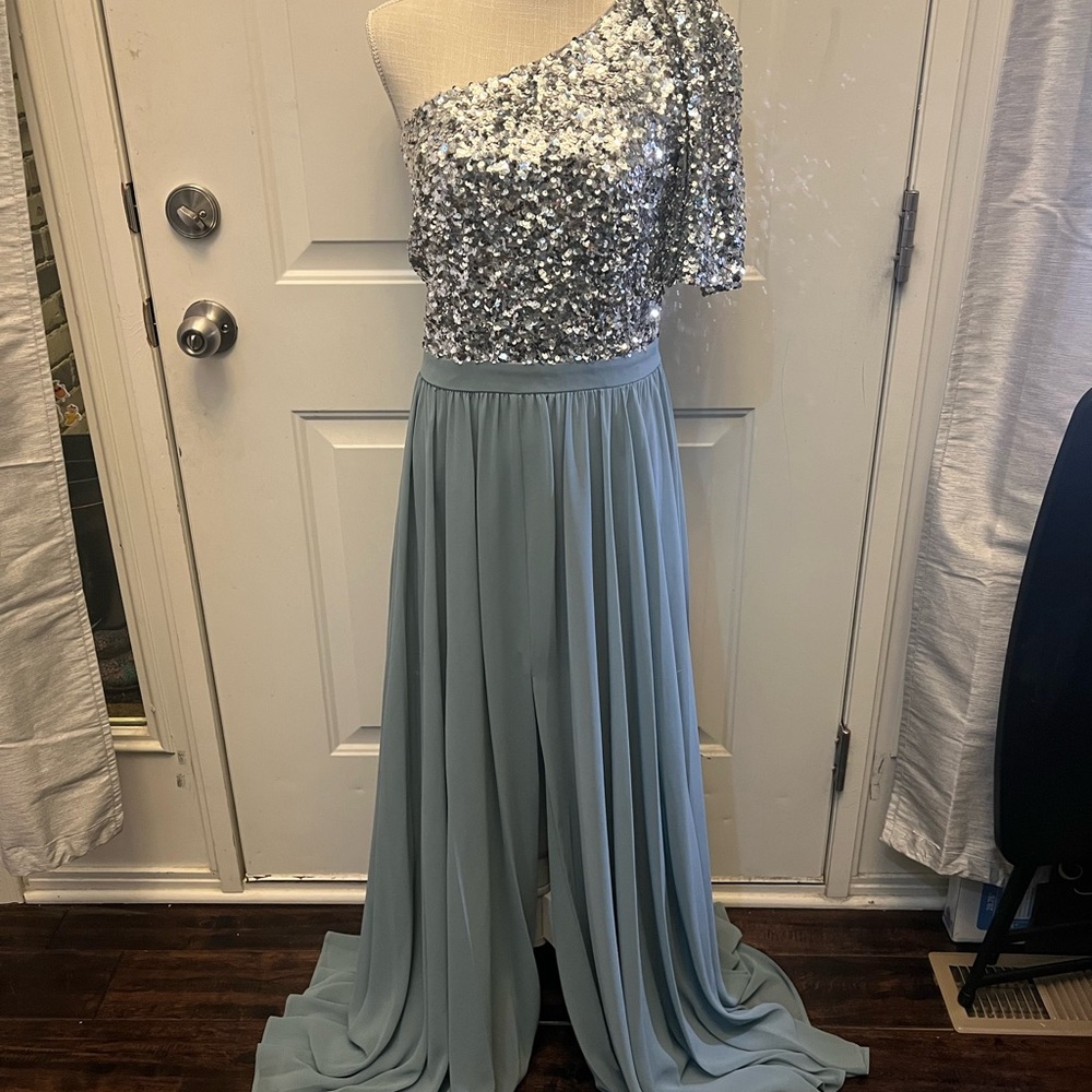 Sachin & Babi Jolie Gown NWT